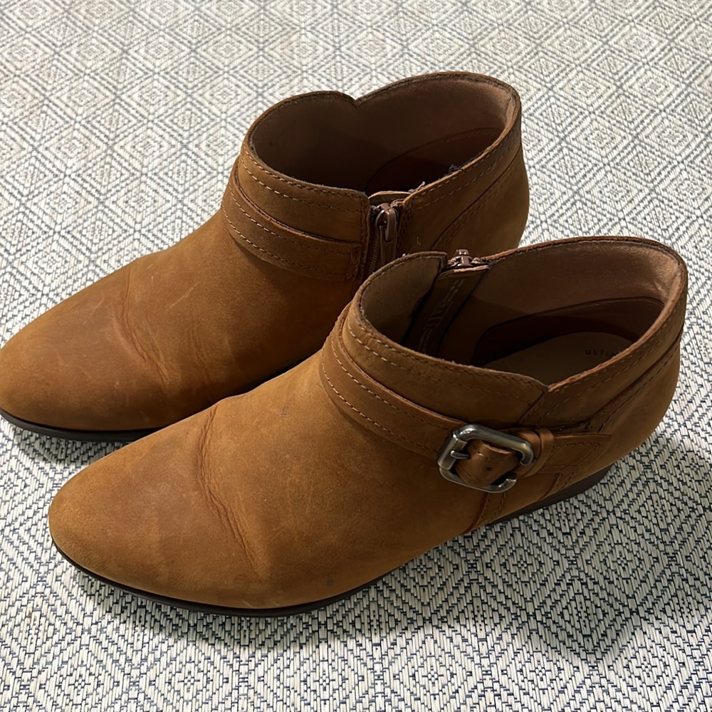 Clarks Adreena Mid Bootie